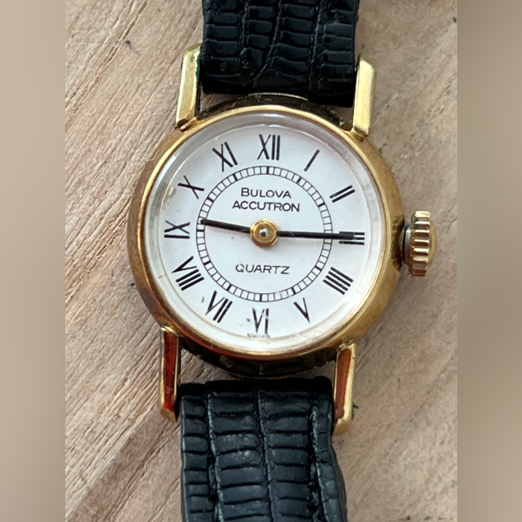 Bulova Accutron Rare Vintage Ladies Watch Gold Filled Case White Dial Leather